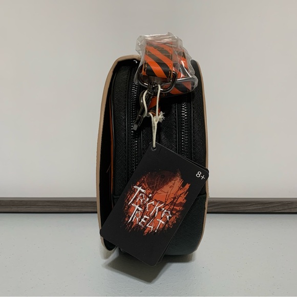 Loungefly Legendary Pictures Trick ‘r Treat Sam Pumpkin Crossbody Bag - Picture 4 of 11